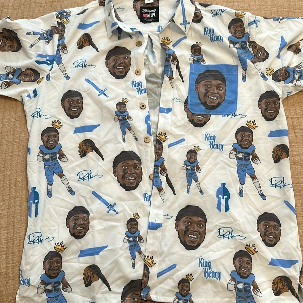 Mens Derrick Henry Titans Button Up